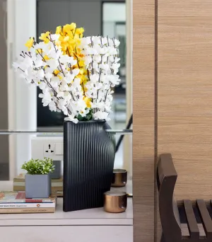 Black Fluid Vase
