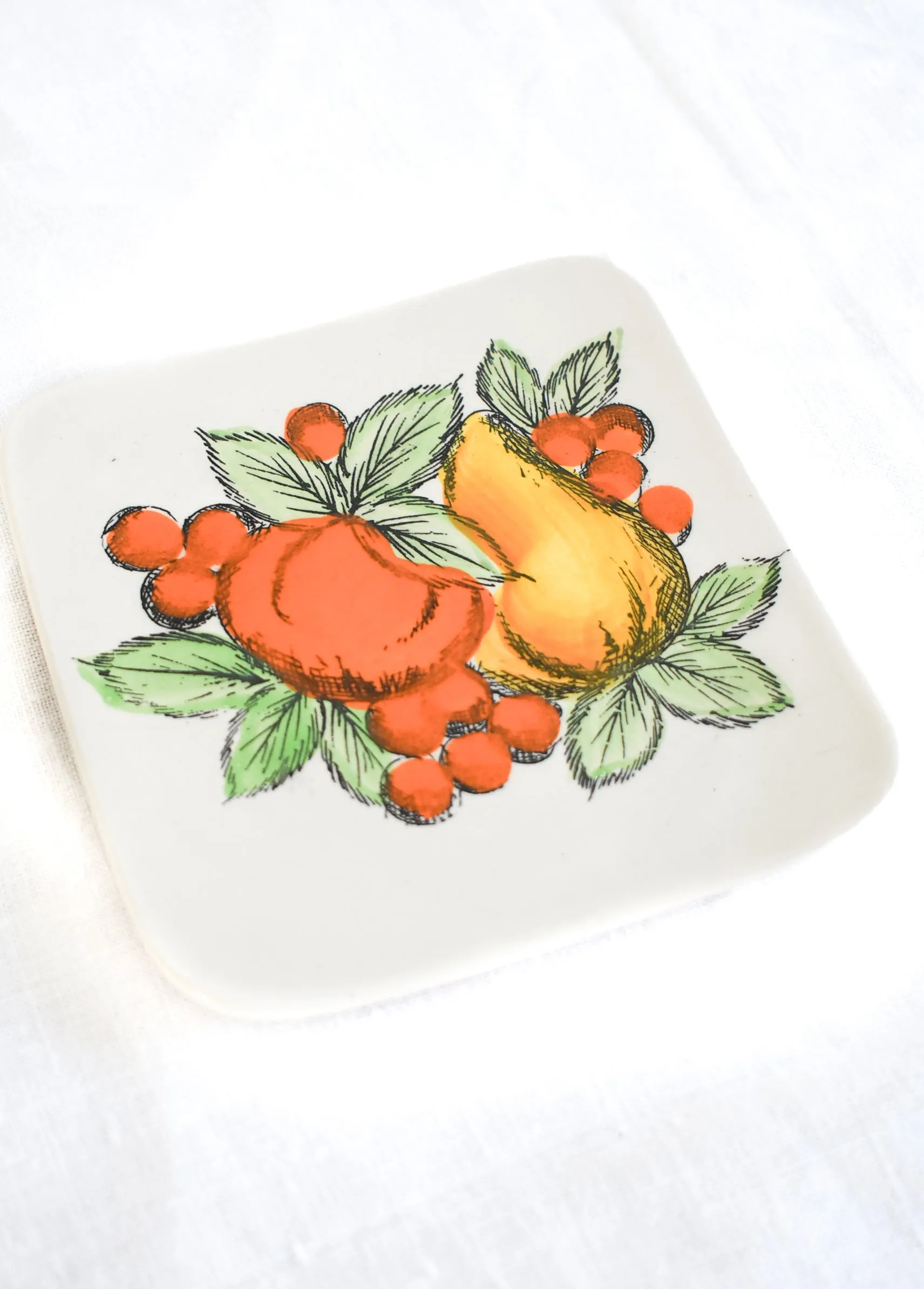 Fruity retro side plate