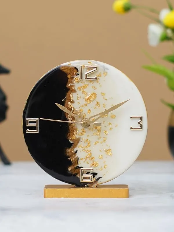 Indiana Craft Beautiful Epoxy Resin Round Handmade White and Black with Golden Shade Analog Table Top Office Desk Clock For Study Room Home Decoration Gifts (Size: 15 x 4.5 x 17 CM | Weight: 227 gram)