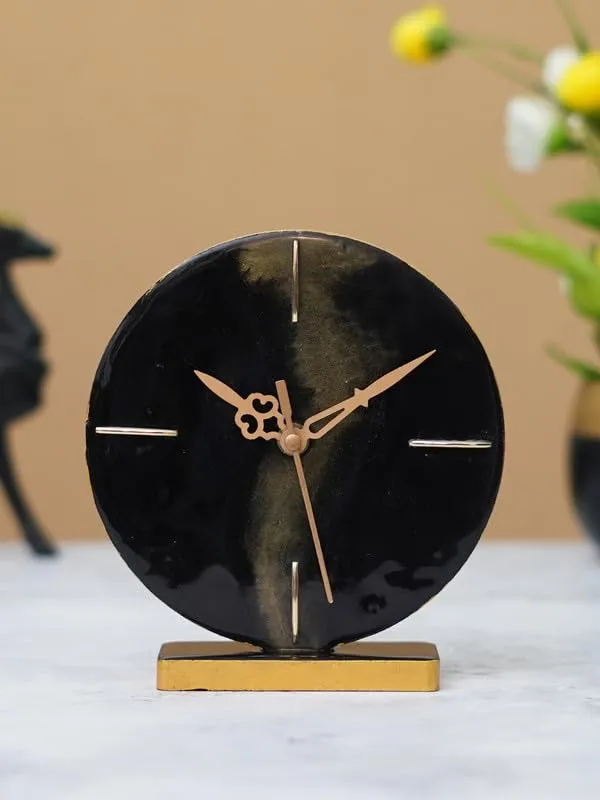 INDIANA CRAFT Elegant Epoxy-Resin Round Handmade Golden Colour Shade Black Analog Table Top Clock for Office Desk Study Room Home Decoration Gifts (Size: 15 x 4.5 x 17 CM | Weight: 196 gram)