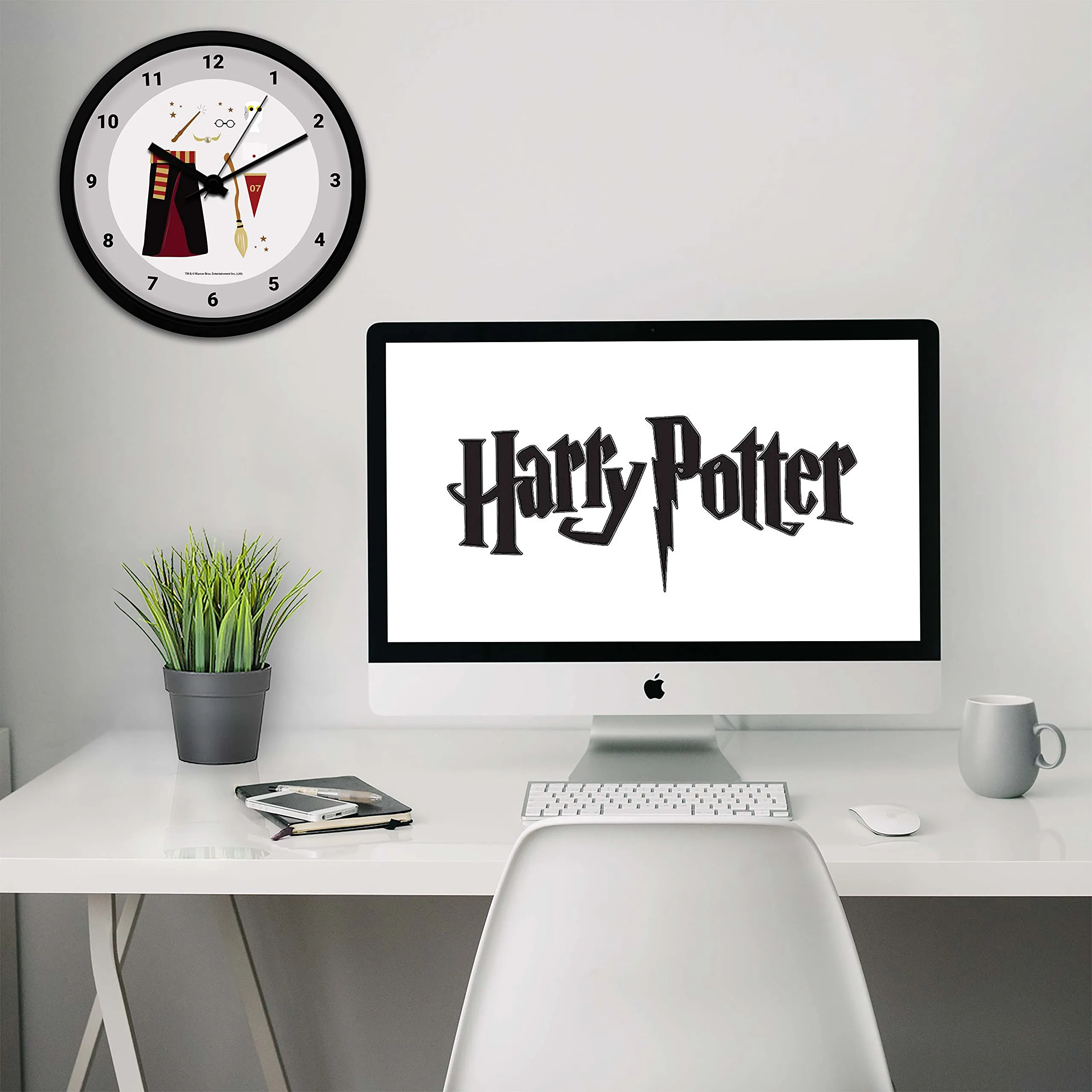 MCSID RAZZ - Harry Potter Wall Clock - Officially Licensed by Warner Bros USA (Favourite Elements (with Numbers))