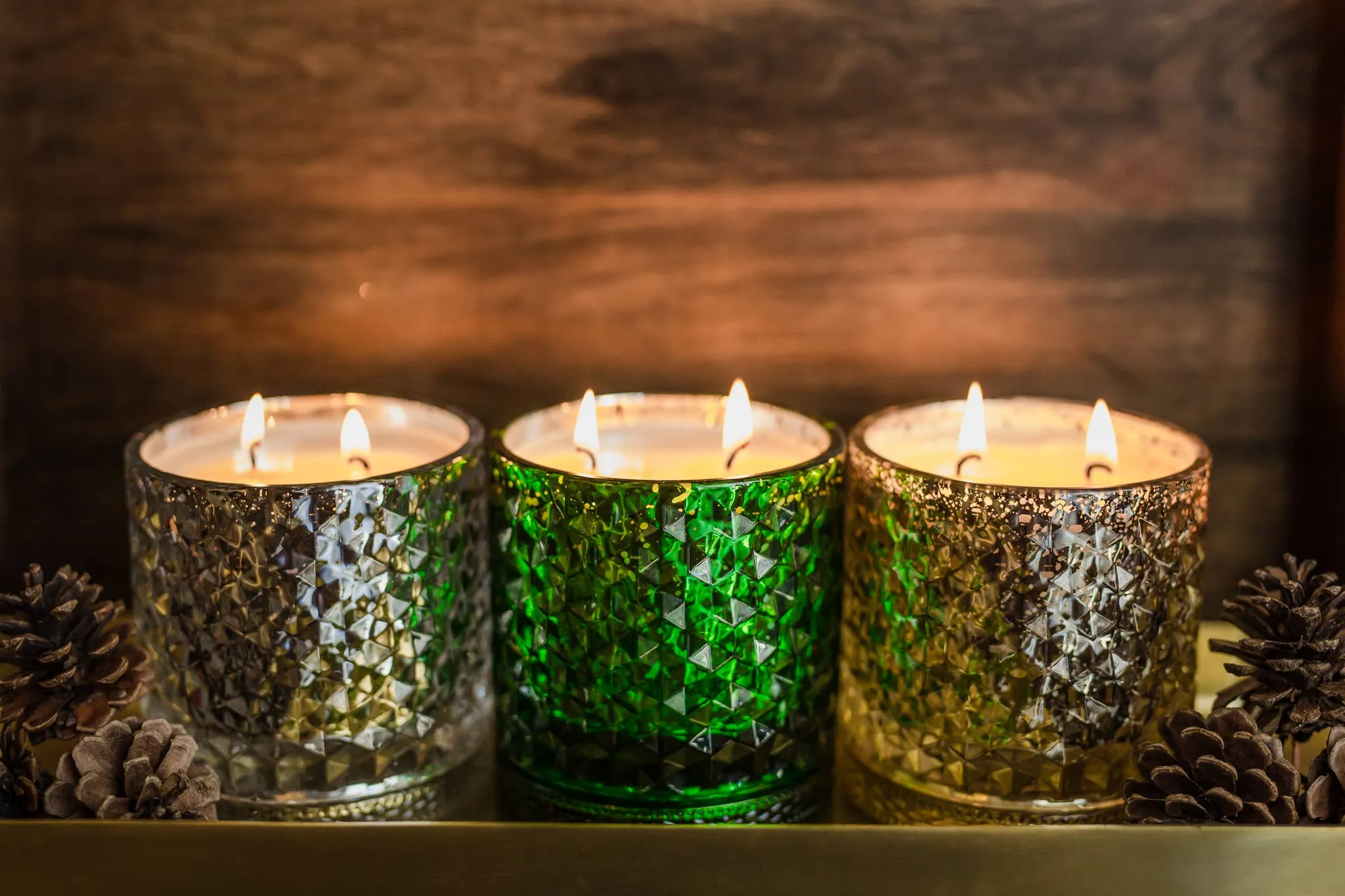 Mistletoe & Holly Shimmer Candle 15oz Double Wick