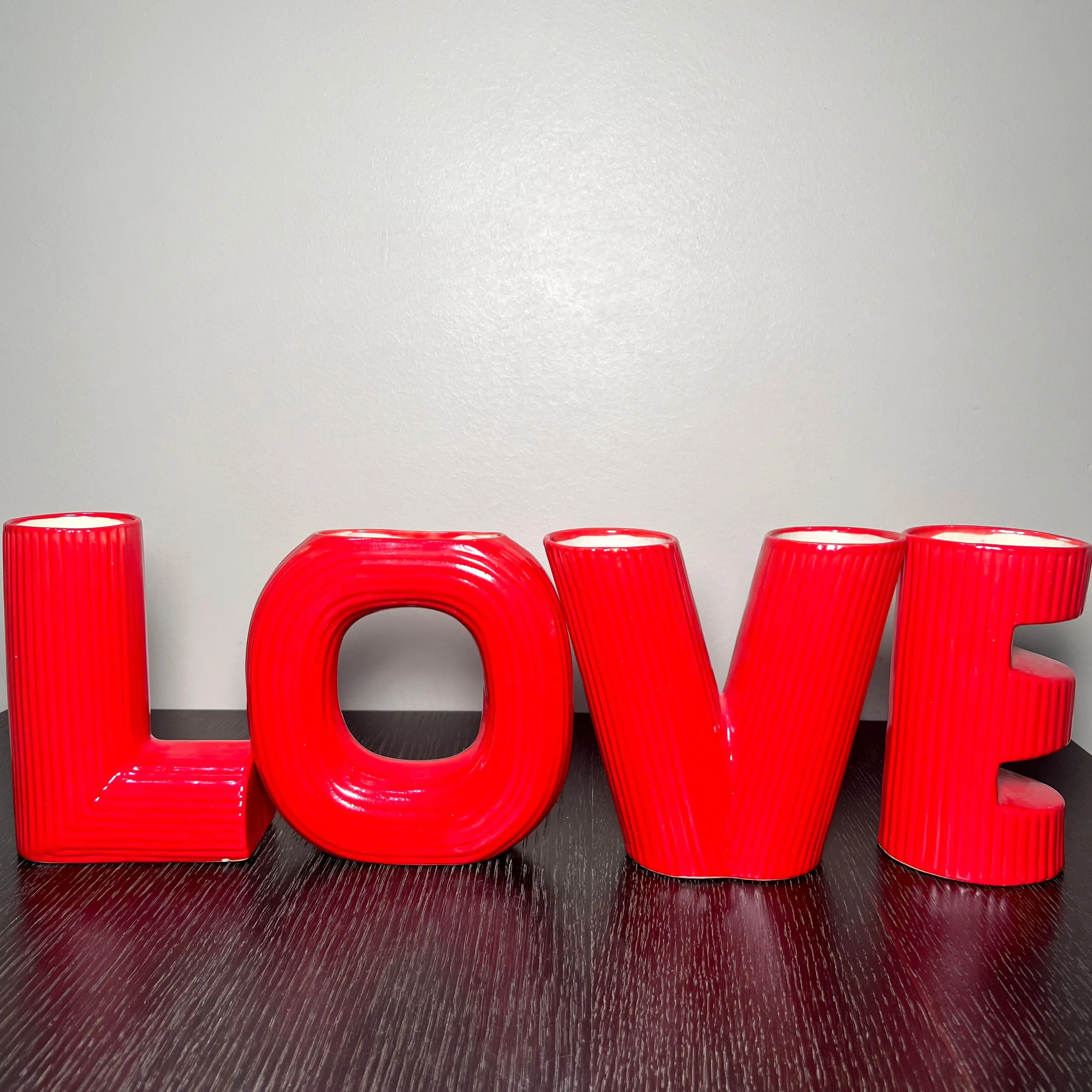 RED LOVE VASE SET OF 4