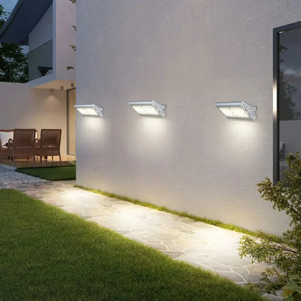 Simplicity Aluminum LED Spotlight Wall Sconce in Silver for Courtyard Lighting