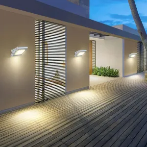 Simplicity Aluminum LED Spotlight Wall Sconce in Silver for Courtyard Lighting